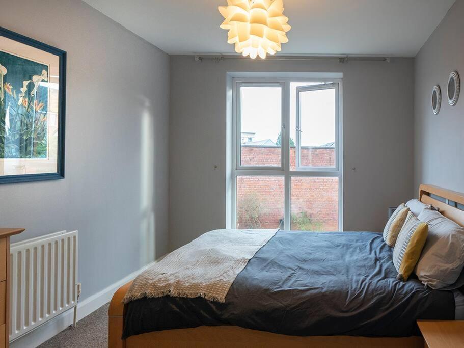 Lovely 2 Bedroom Apt At Ormeau Park W/ Free Parking Belfast Zewnętrze zdjęcie